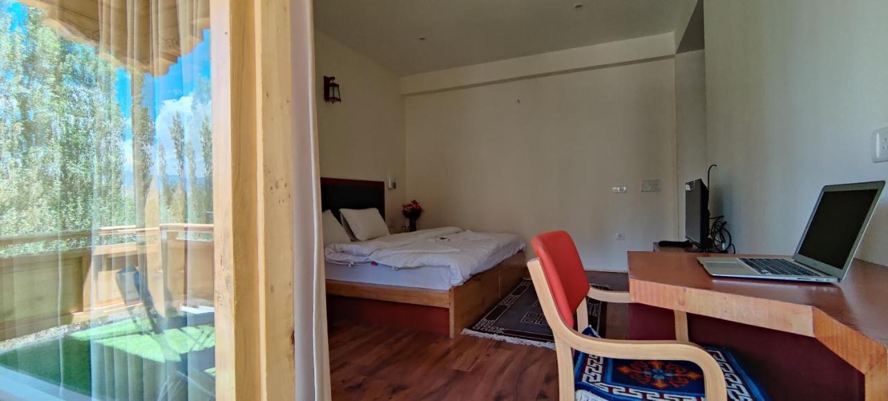 Rock Castle Residency Hotel เลห์ ภายนอก รูปภาพ