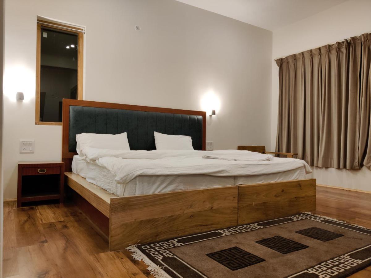 Rock Castle Residency Hotel เลห์ ภายนอก รูปภาพ
