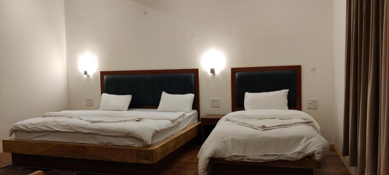 Rock Castle Residency Hotel เลห์ ภายนอก รูปภาพ