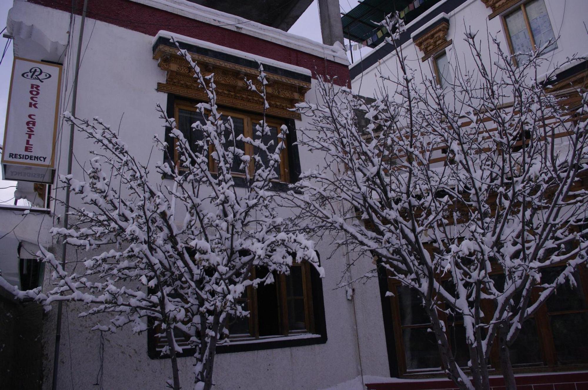 Rock Castle Residency Hotel เลห์ ภายนอก รูปภาพ