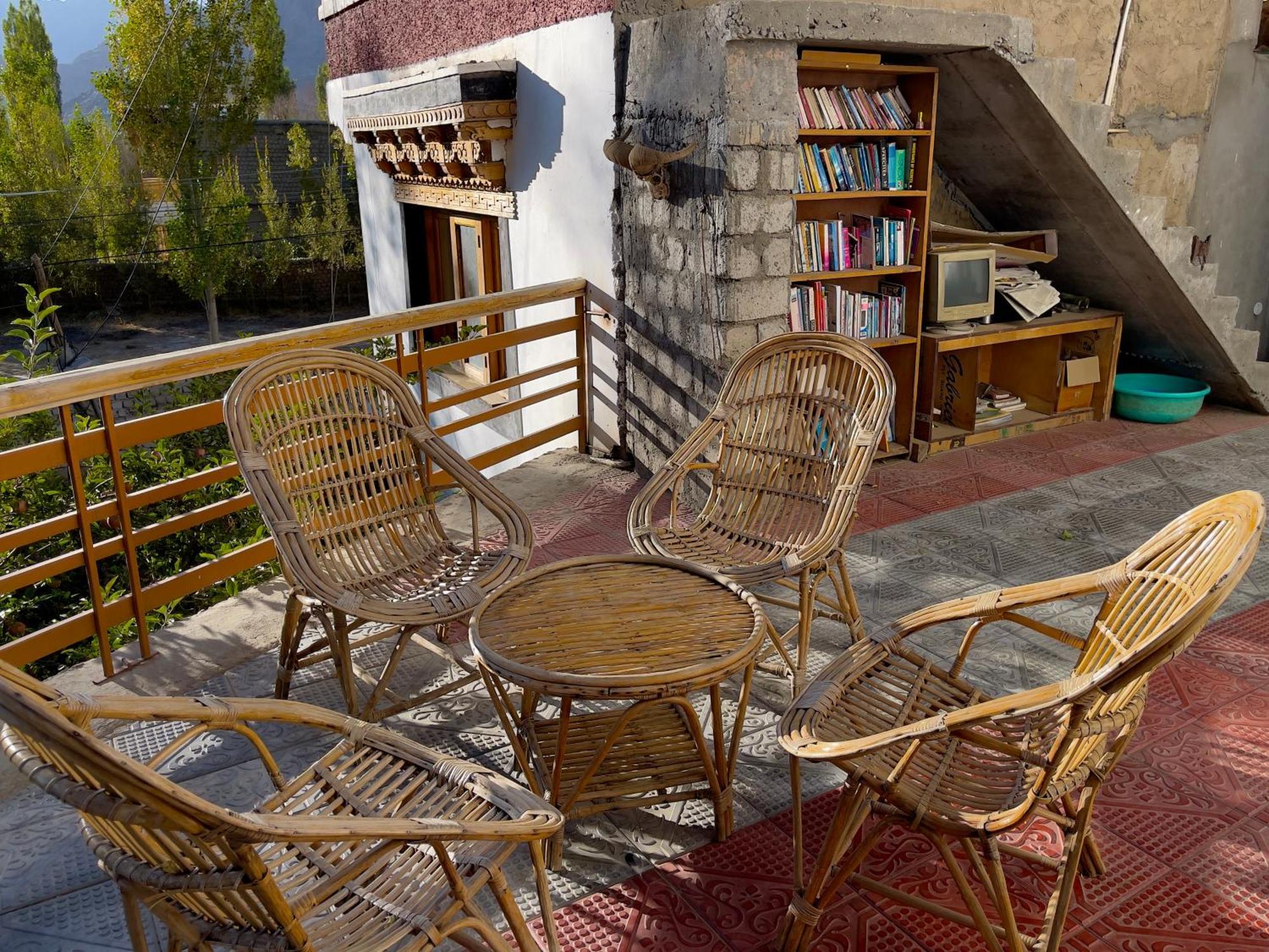 Rock Castle Residency Hotel เลห์ ภายนอก รูปภาพ